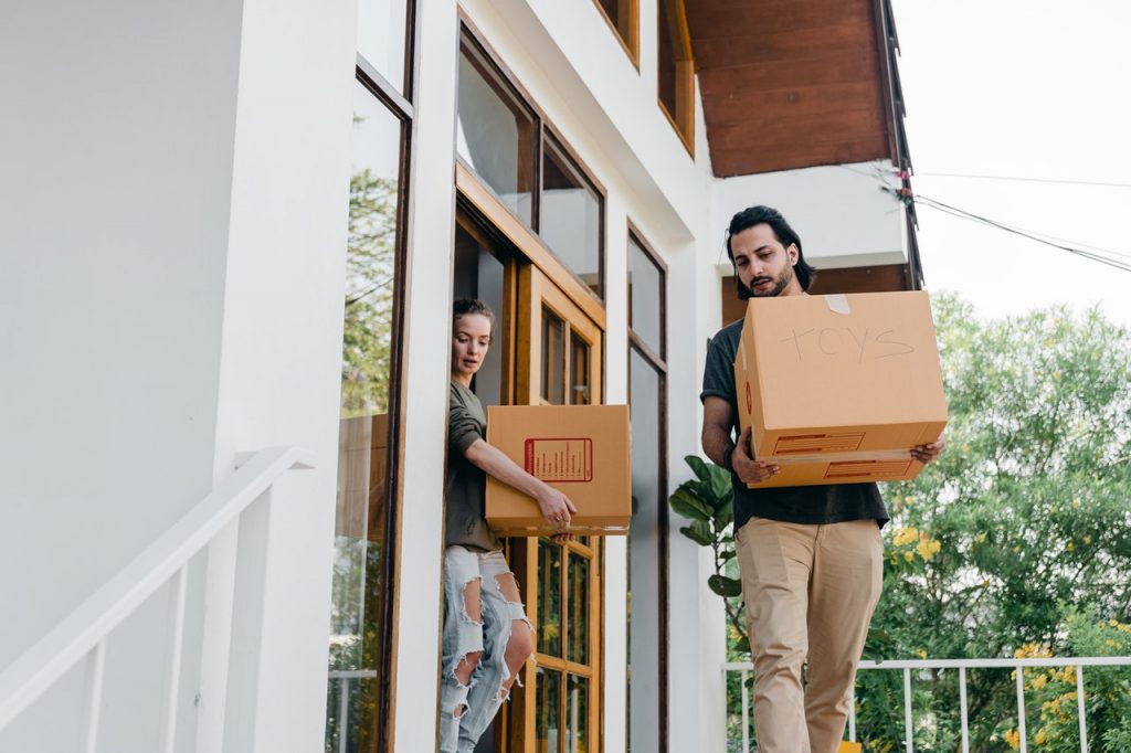 HOME MOVING